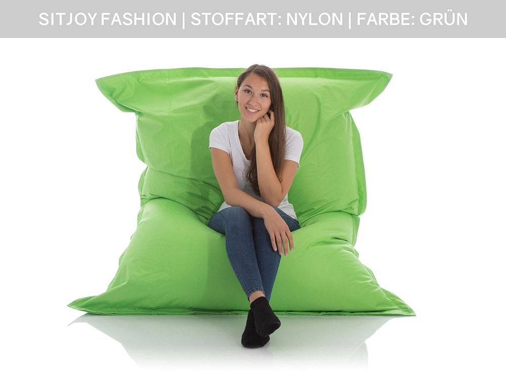 Jugendliche sitzt im Sitzsack grün für draußen und drinnen aus Nylon